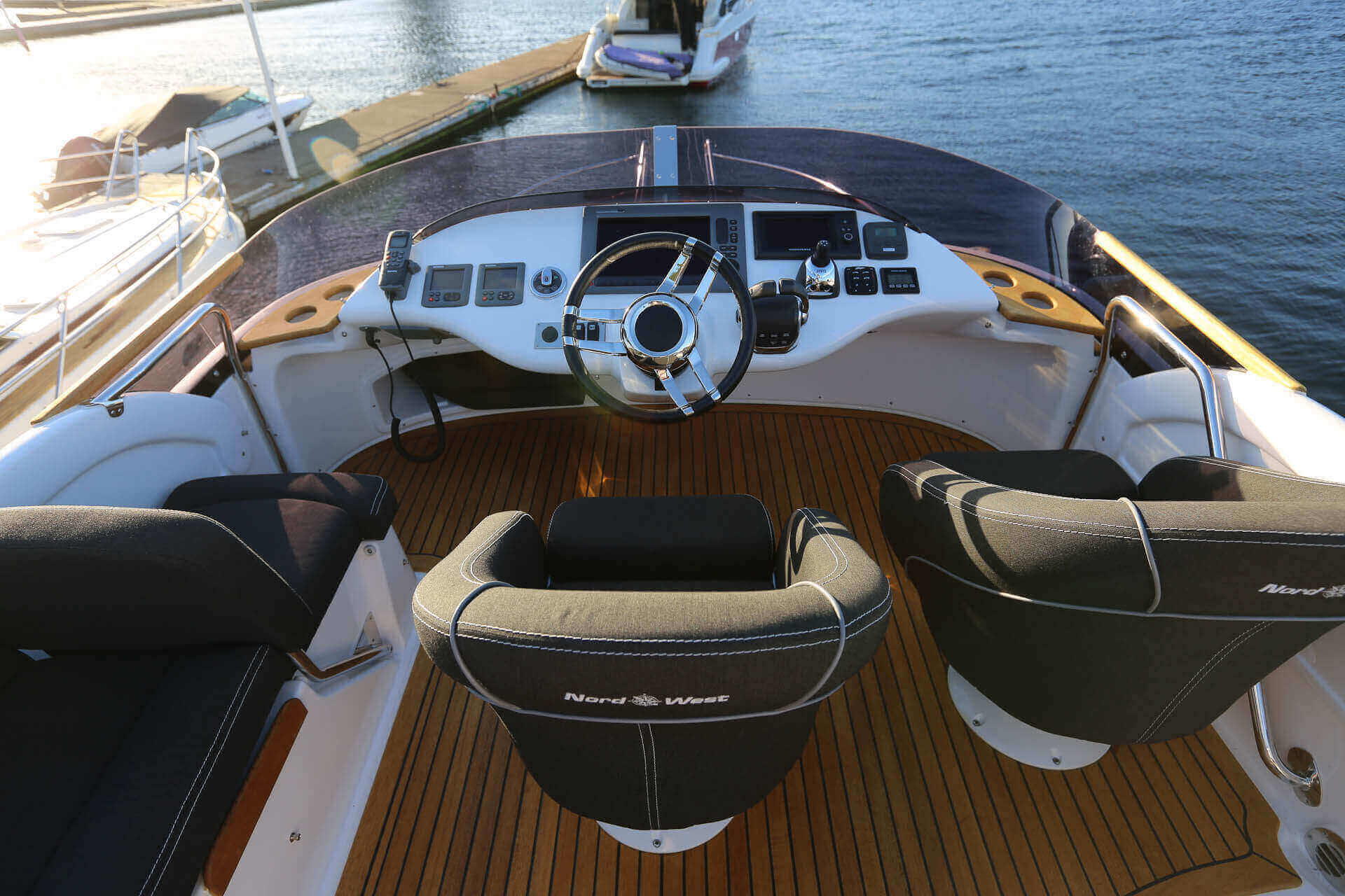 Front vindskjerm i pleksiglass for NordWest 370